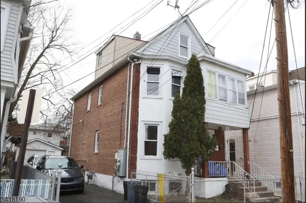 16 Krueger Pl, Passaic City, NJ 07055