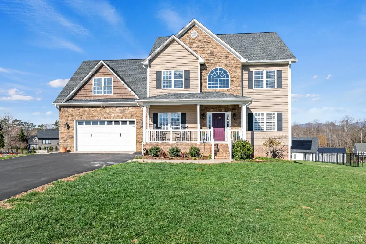 1234 Autumn Run DR, Forest, VA 24551