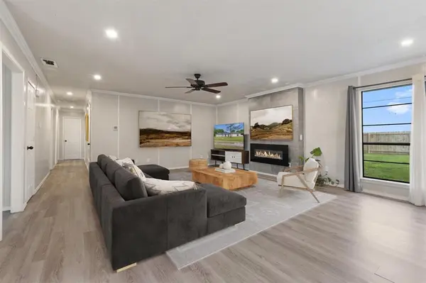 713 W Rosemary Street, Quinlan, TX 75474