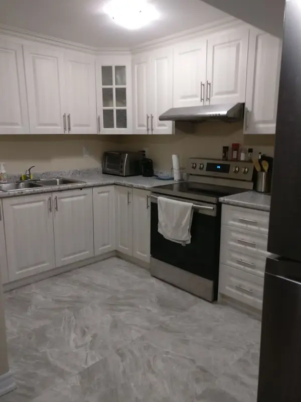 27 Thrushwood (Lower) DR #Lower Level, Barrie, ON L4N 0Z1