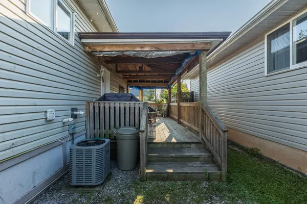 29 Lillian ST, Fort Erie, ON L2A 5M1