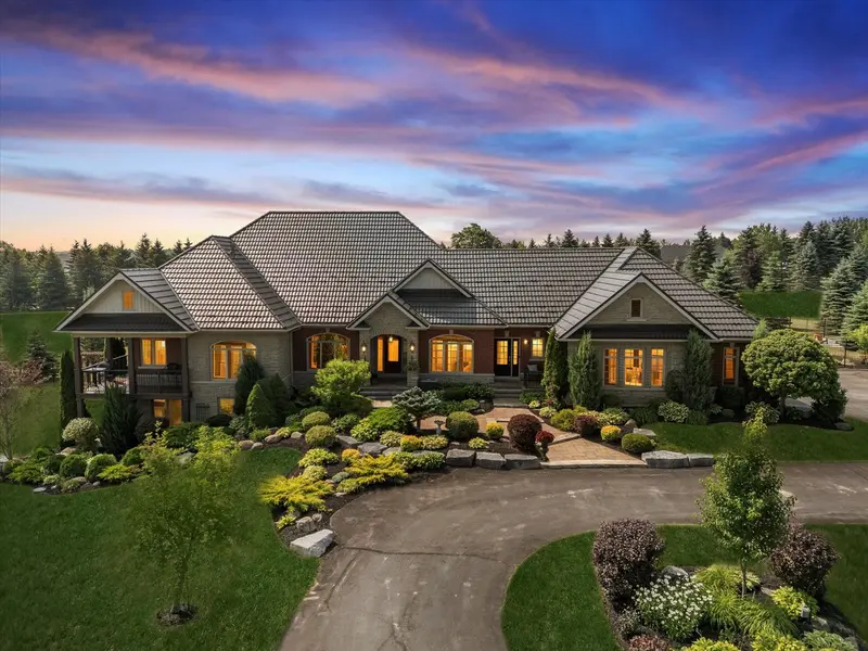 7 Clyde CT, Scugog, ON L9L 2C9