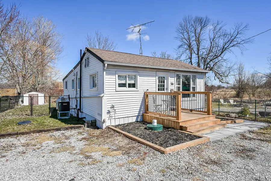 16 Swallow LN, Haldimand, ON N0A 1P0