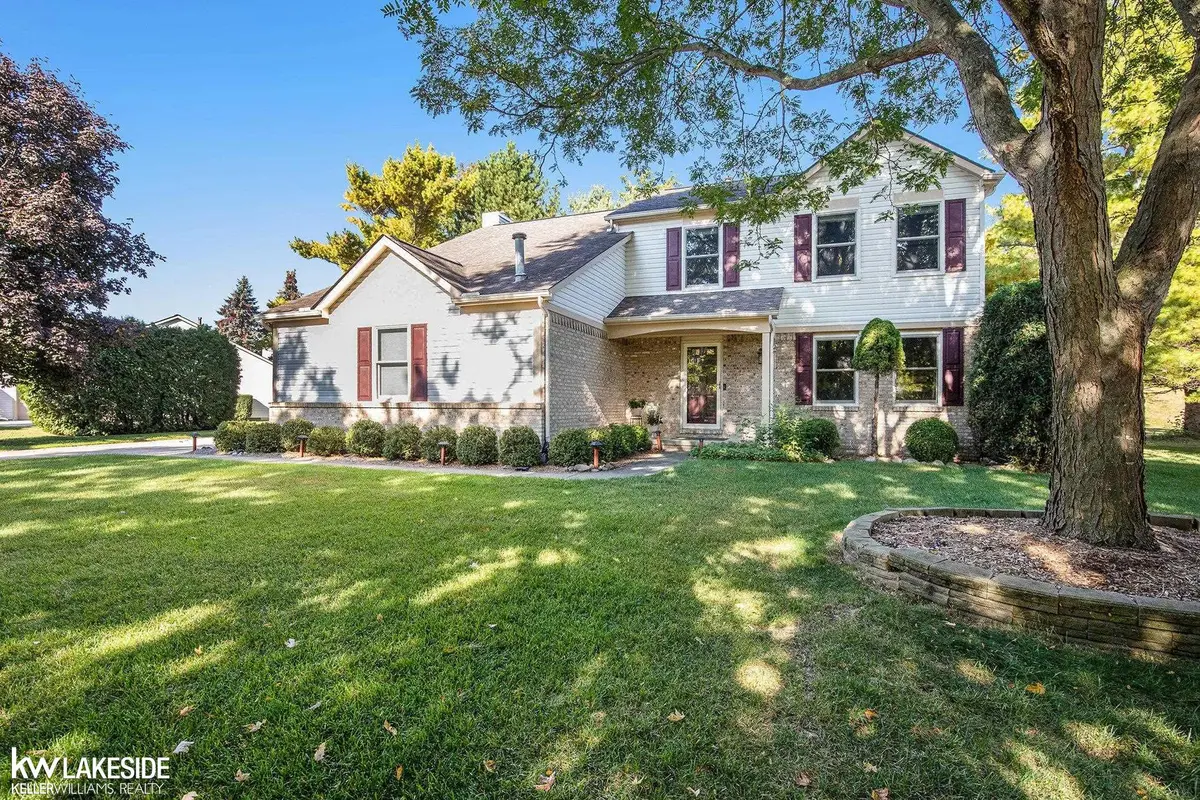 2646 Correll DR, Orion Twp, MI 48360