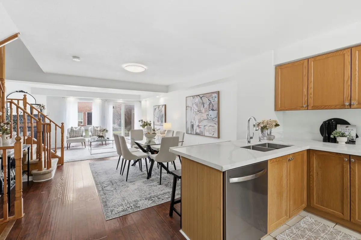 7 Torr LN, Ajax, ON L1S 7N1