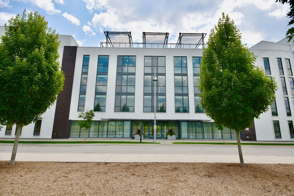 271 Sea Ray AVE #B417, Innisfil, ON L9S 0J4