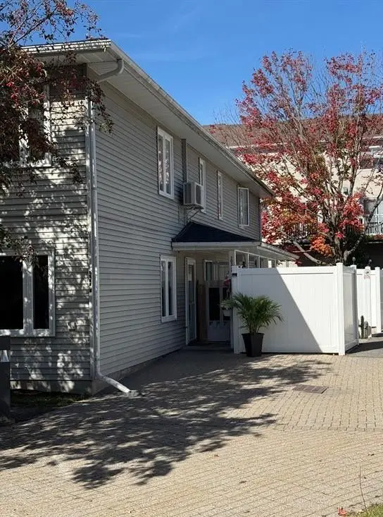 1033 Cummings AVE #E, Cyrville - Carson Grove - Pineview, ON K1J 9K6