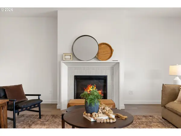 151 E AIREDALE AVE, La Center, WA 98629