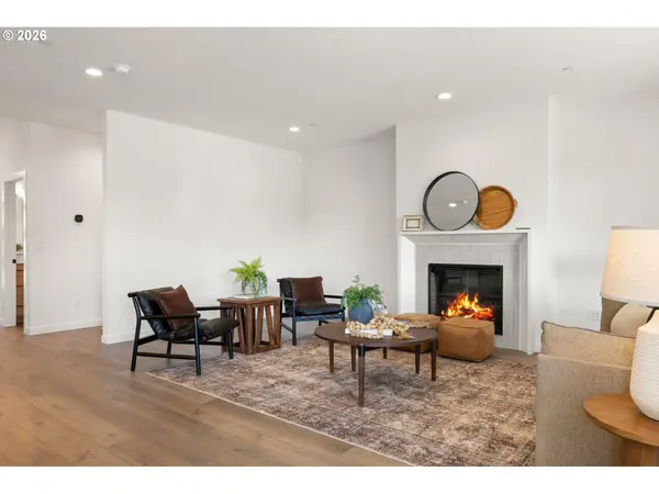 151 E AIREDALE AVE, La Center, WA 98629