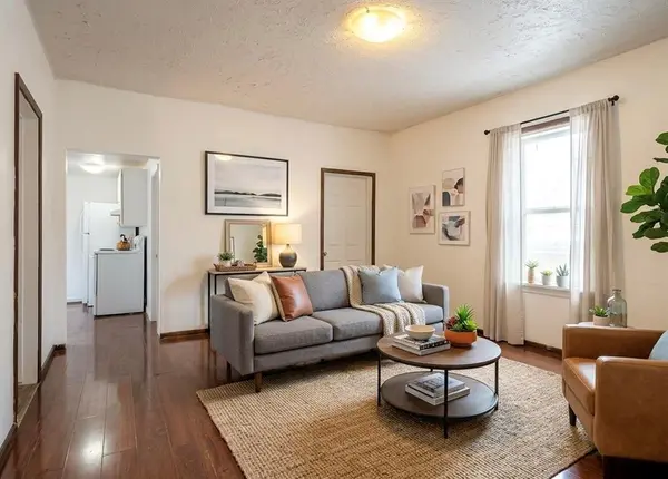 252 Laura ST, Winnipeg, MB R3A 1C2