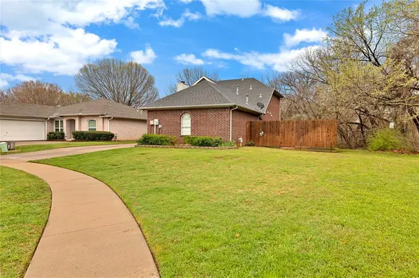 1944 Hobart Lane, Lewisville, TX 75067