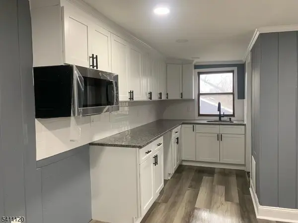 5 Park Sq, Lopatcong Twp., NJ 08865