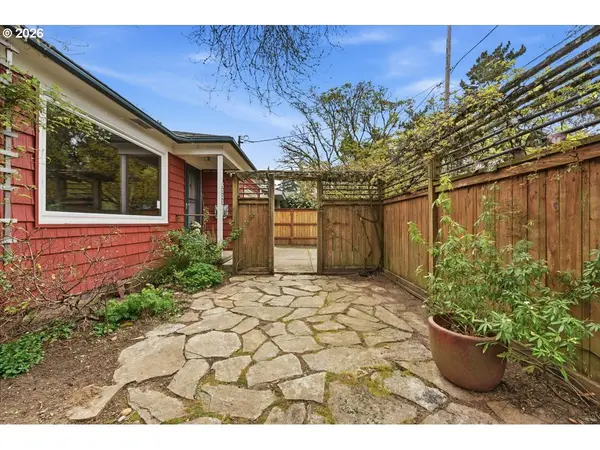 5823 SE INSLEY ST, Portland, OR 97206