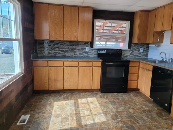 314 HILLCREST PL, Baker City, OR 97814