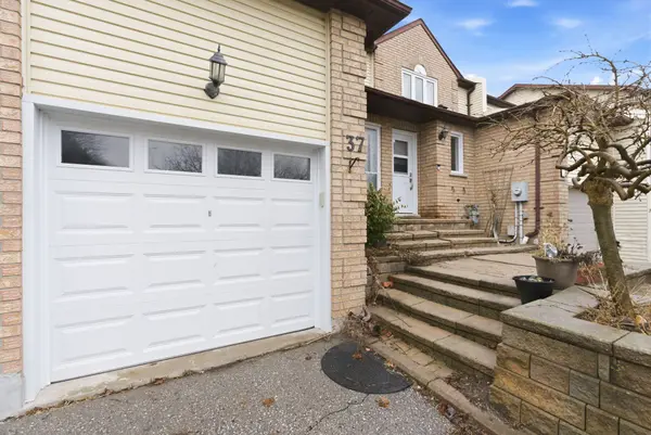37 Moulton CT, Clarington, ON L1E 2W4