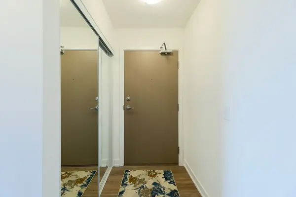 1010 Sandy Beach RD #901, Pickering, ON L1W 3V9