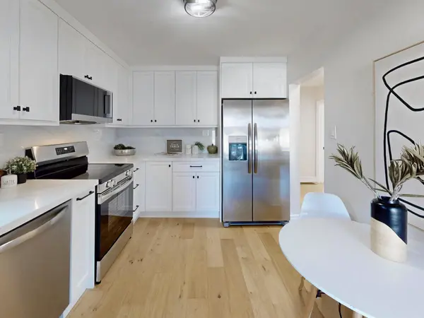 8 Lombardy CRES, Toronto E04, ON M1K 4N8