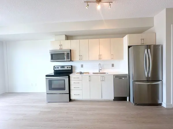 763 Woodbine AVE #606, Toronto E02, ON M4E 2J4