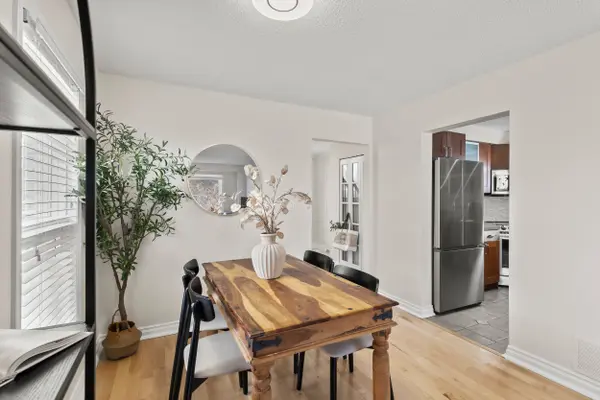 1110 Snowberry ST, Oshawa, ON L1K 2J2