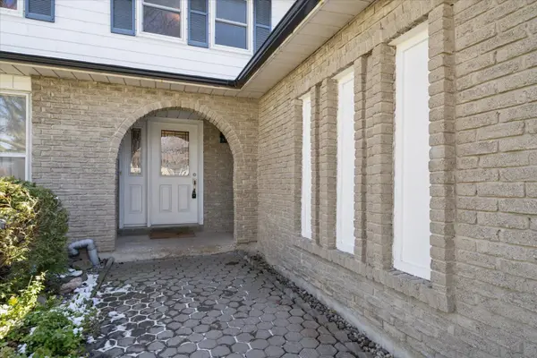 54 Rosalynne AVE, Clarington, ON L1C 3X8