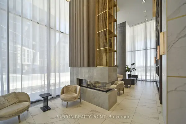 950 Portage Pkwy #5712, Vaughan, ON L4K 0J3