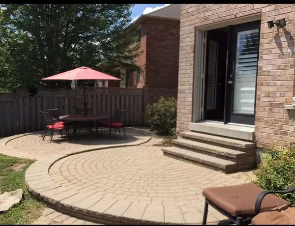 19 Smith ST, New Tecumseth, ON L9R 1Z0