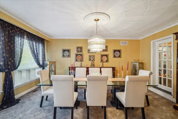 190 Sandys DR, Vaughan, ON L4L 3E3