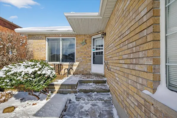 220 Livingstone ST E, Barrie, ON L4M 6M5