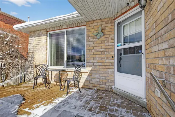 220 Livingstone ST E, Barrie, ON L4M 6M5