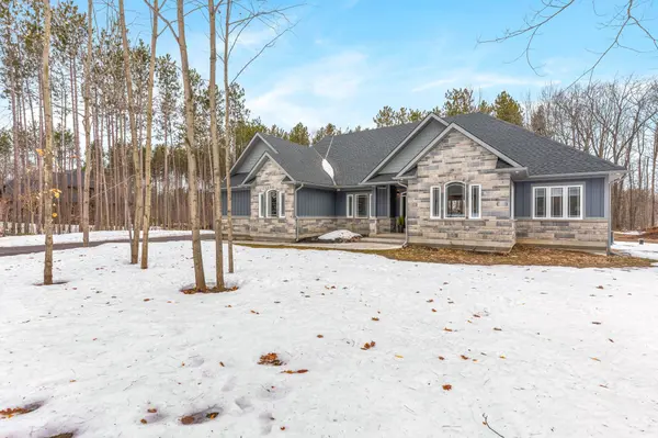 34 Windermere CIR, Tay, ON L4R 0C3