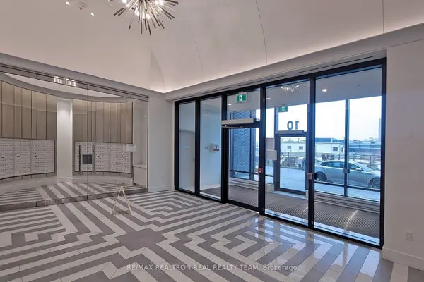 10 Gibbs RD #707, Toronto W08, ON M9B 0E3