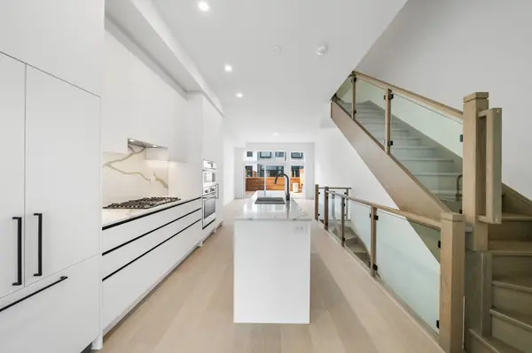 20 Lou Parsons WAY #12, Mississauga, ON L5H 0B2