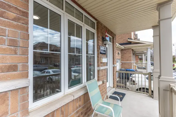 12 Fitzgibson ST, Brampton, ON L6Y 5Y5