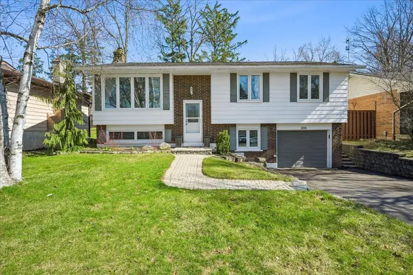 208 Mccraney ST W, Oakville, ON L6H 1H7