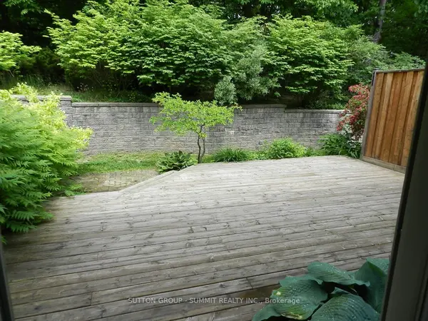 5490 GLEN ERIN DR #16, Mississauga, ON L5M 5R4