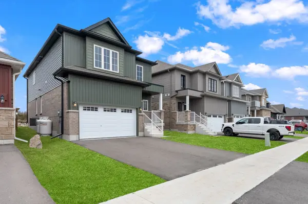 32 Hillcroft WAY, Kawartha Lakes, ON K0M 1A0