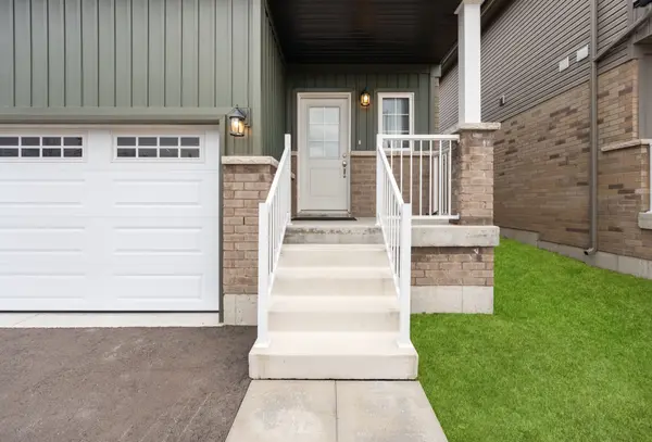 32 Hillcroft WAY, Kawartha Lakes, ON K0M 1A0