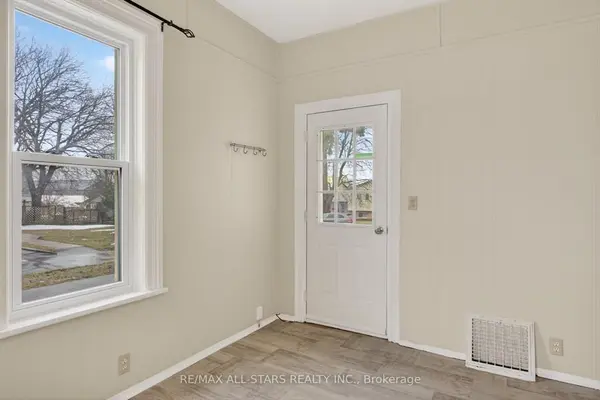 36 Caroline ST, Kawartha Lakes, ON K9V 1T1