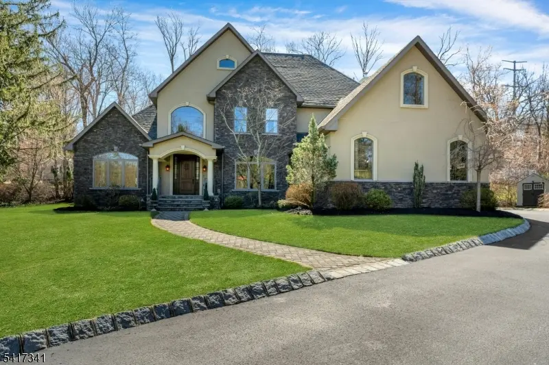 916 VALLEY ROAD, Watchung Boro, NJ 07069