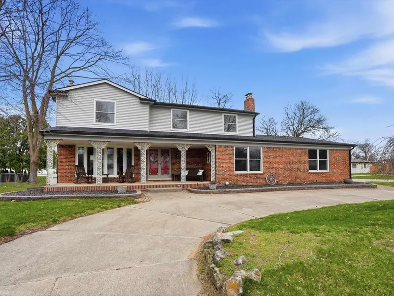 20145 Scarlet CT, Clinton Twp, MI 48036