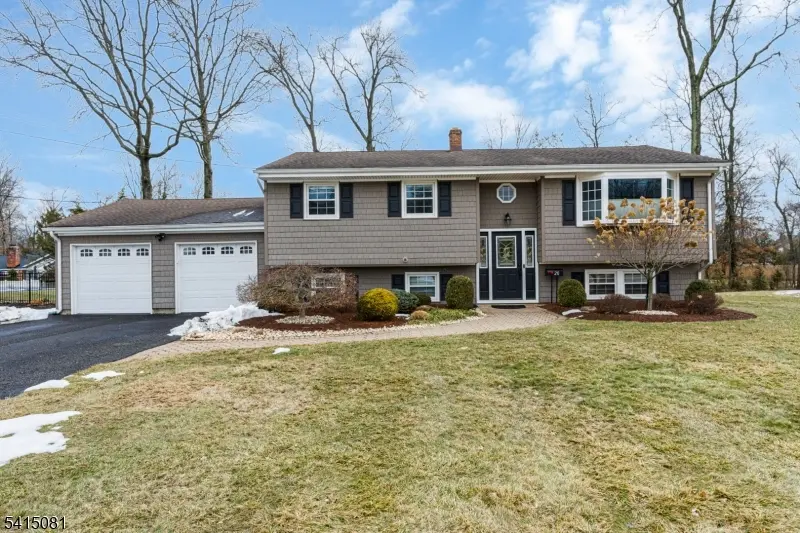 20 Hayward St, Bridgewater Twp., NJ 08805