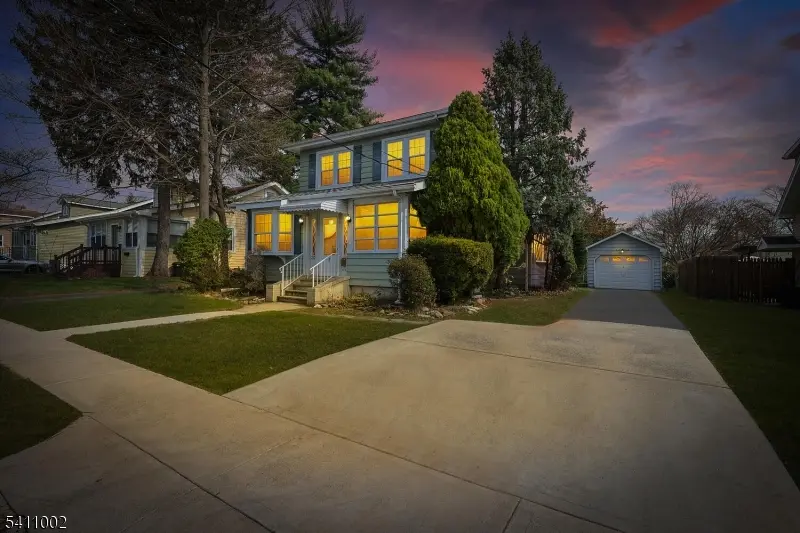 2123 Evans St, Rahway City, NJ 07065