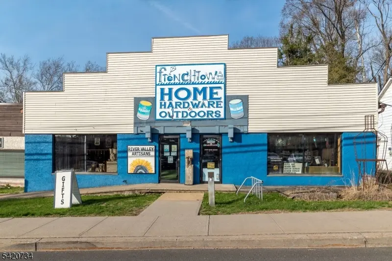 9 Kingwood Ave, Frenchtown Boro, NJ 08825