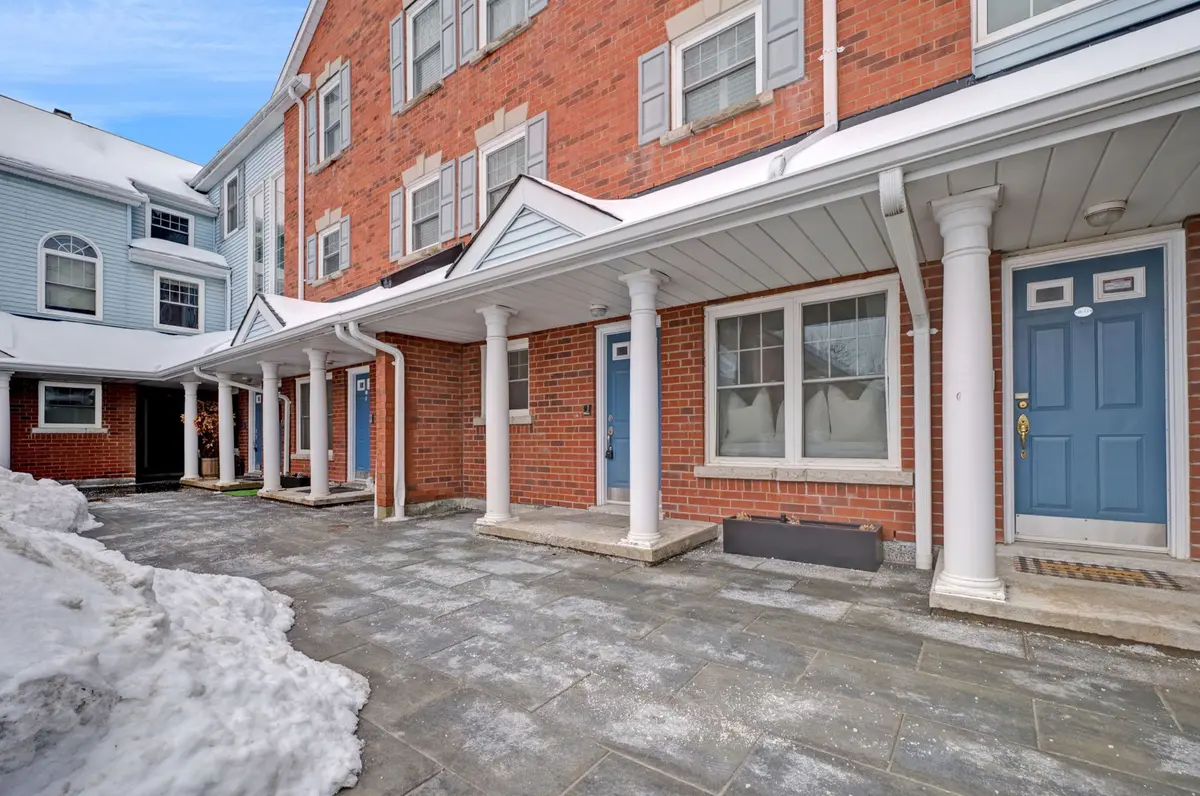 1663 Nash RD #D10, Clarington, ON L1E 1S8