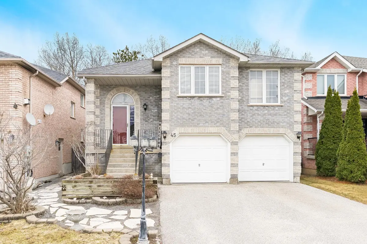 45 Hawkins DR, Barrie, ON L4N 0A7