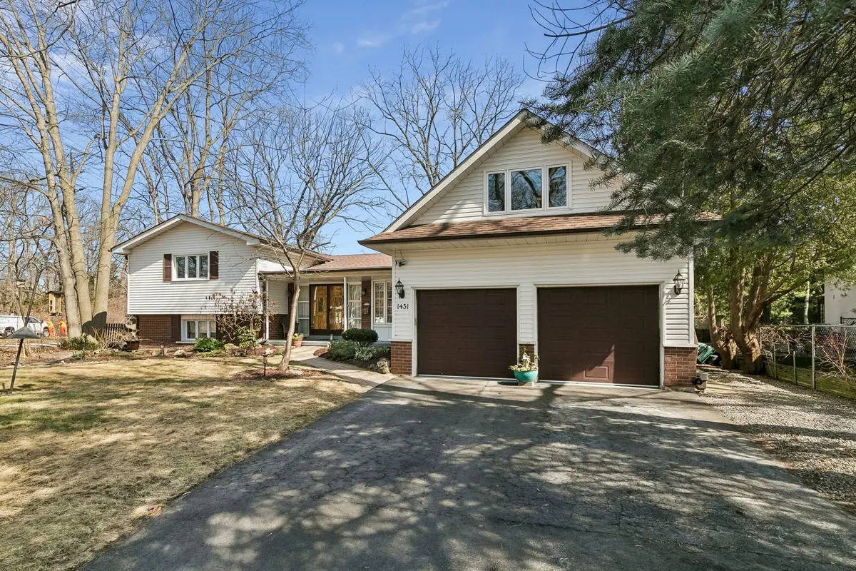 1431 Queen Victoria AVE, Mississauga, ON L5H 3H2