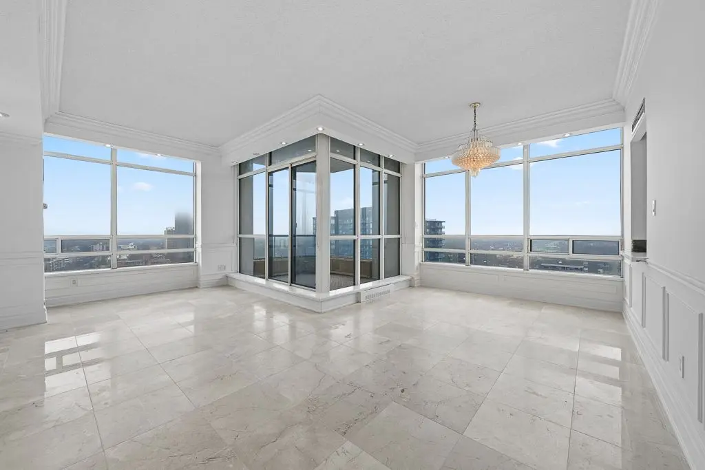 75 King ST E #PH11, Mississauga, ON L5A 4G5