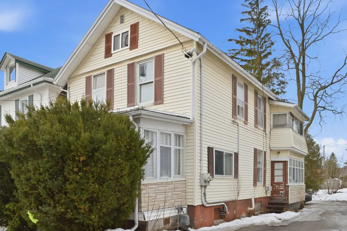 100 Chatham ST, Belleville, ON K8M 3S6