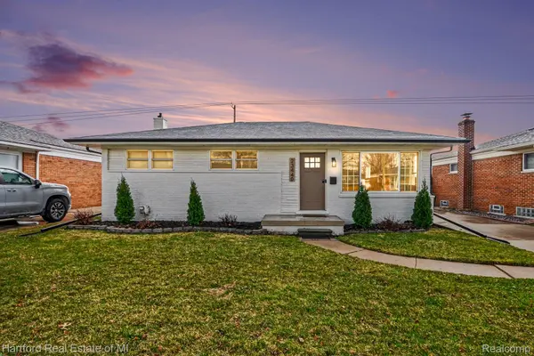 23440 Playview ST, St. Clair Shores, MI 48082