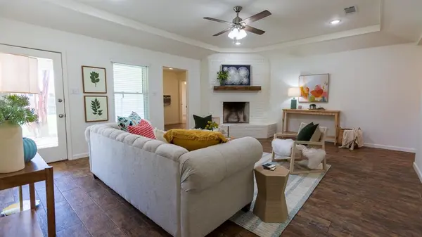 904 Meadowlark Lane, Granbury, TX 76048